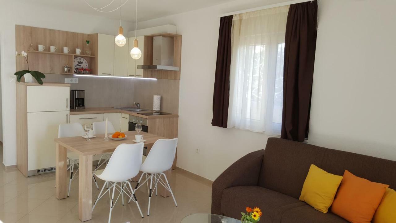 טרוגיר Apartments Anaivana מראה חיצוני תמונה
